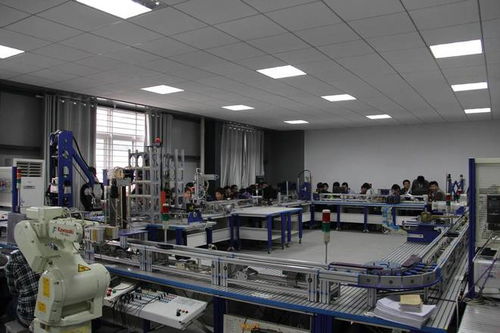 從雨中舉牌到技術(shù)新生 一位設(shè)計(jì)師的轉(zhuǎn)型之路